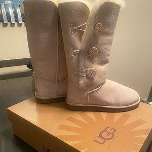 Baile Button Triplet UGG Boots Size 8